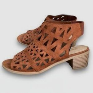 American Eagle Shoes Chunky Heel Cutout Strappy Sandals Tan Brown Womens 11